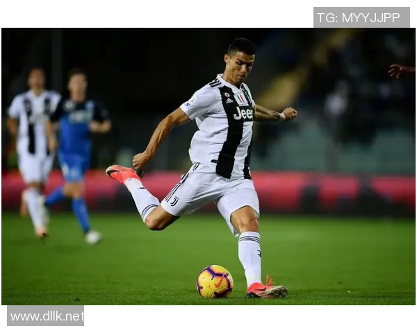 足球明星精彩射门集锦视频分享让你领略足球魅力与技巧的完美结合